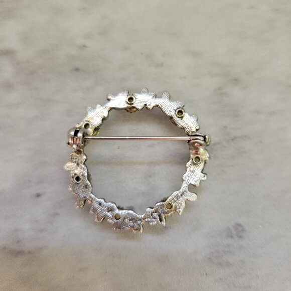 Vintage Floral Wreath Circle Brooch Pin Gold Tone Faux Pearl Flower Jewelry - Picture 2 of 9